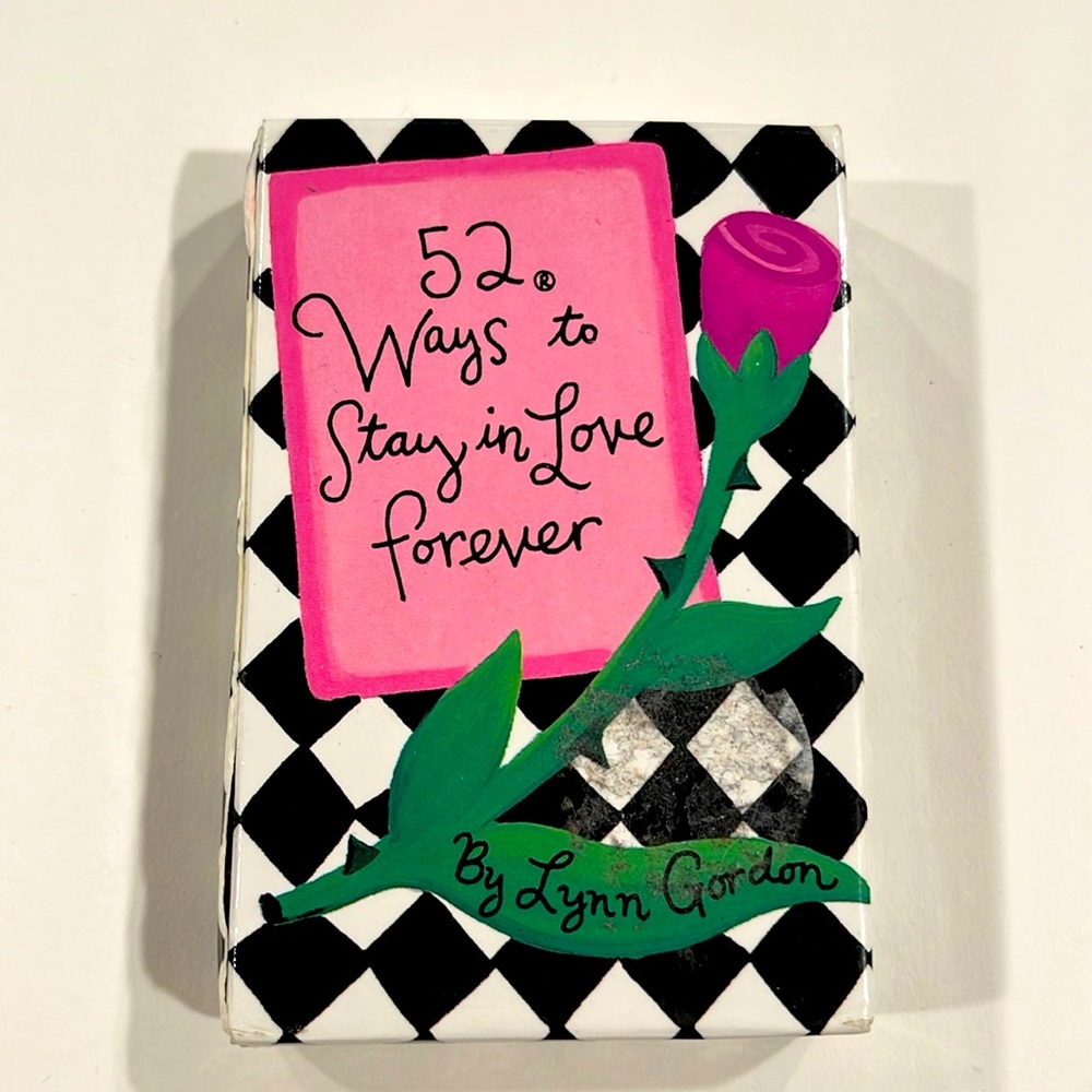 New 52 ways to stay in love forever card deck - Lynn Gordon
